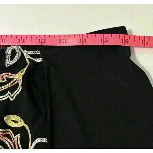 Bleeker & McDougal Womens Petite LG Black Floral Embroidered Stretch Mini Skirt - Picture 4 of 8
